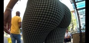 Amazing Curves (Voyeur)