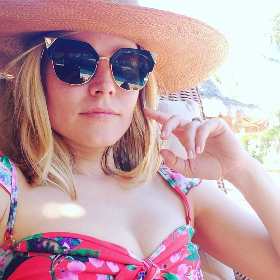 Sexy MILF Kristen Bell