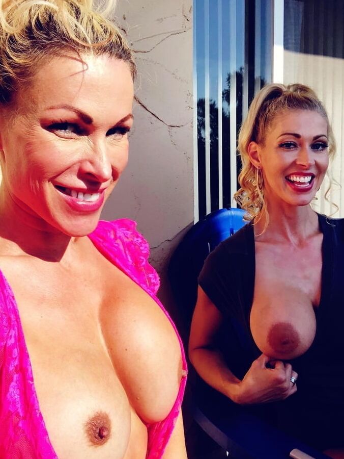 RANDOM MILFS AND MATURES