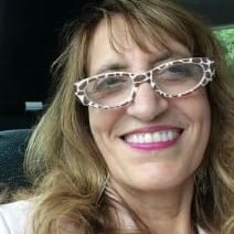 SEXY MATURE JORDAN GIRL (HARD COMMENT)