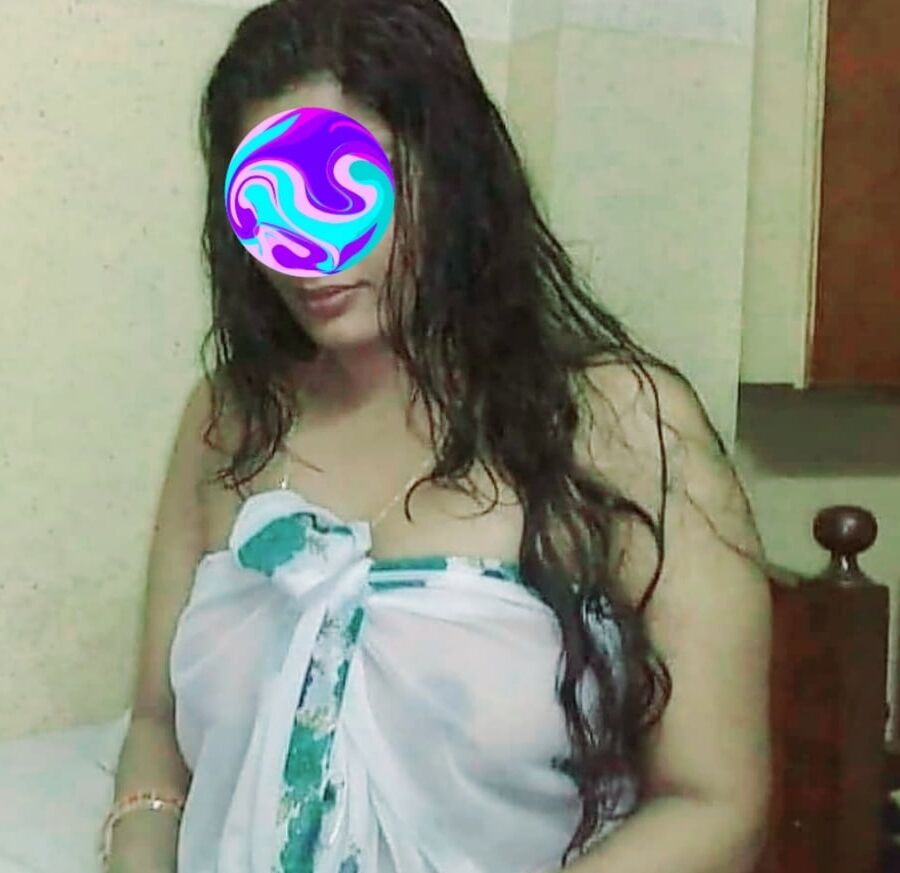 slut and sexy pics of me aarti aaliya and sultana