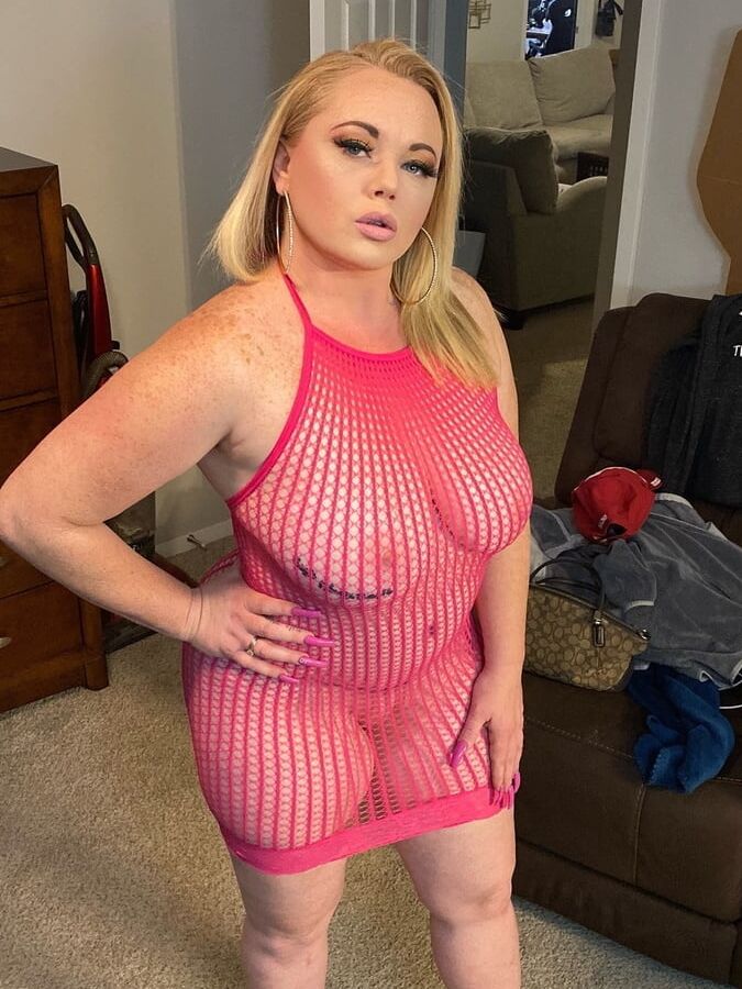 Delicious busty blonde
