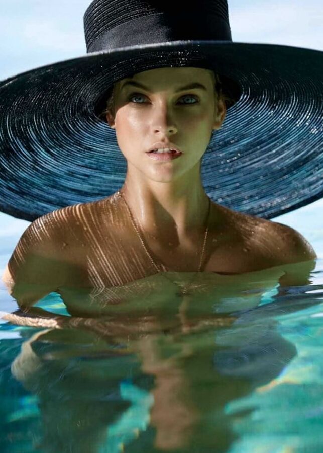 Hot Honeys in Hats