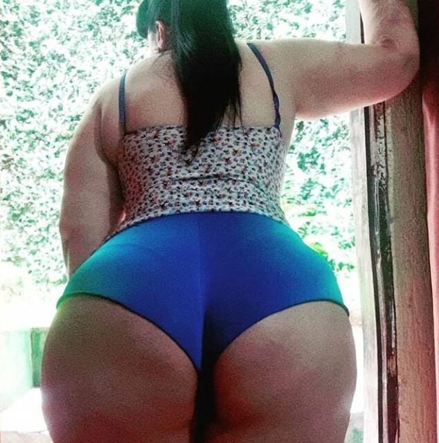 Thick Latina MILF
