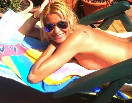 troie in bikini