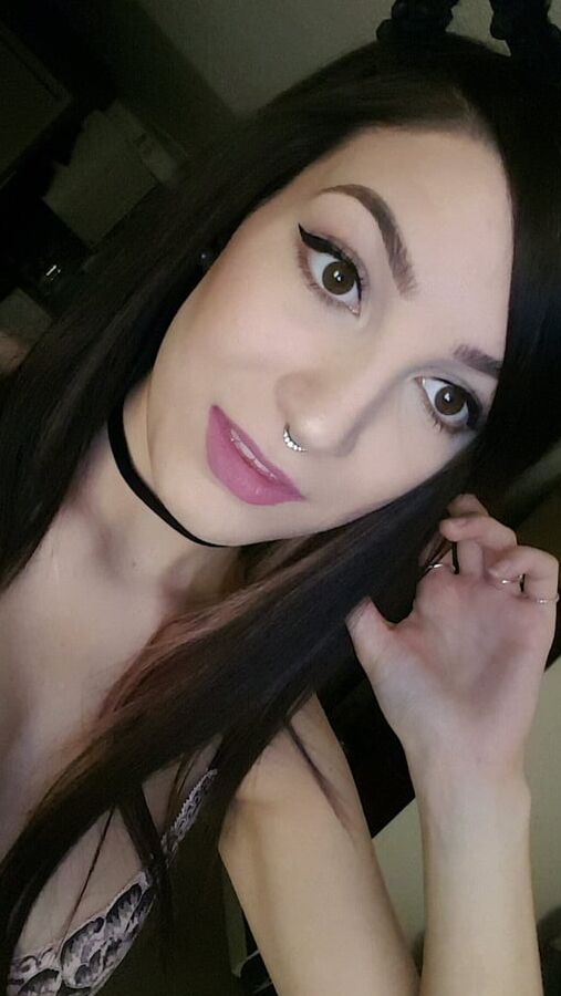 BEAUTIFUL AUSSIE BABE SEXY SELFIE PICS +COLLECTION