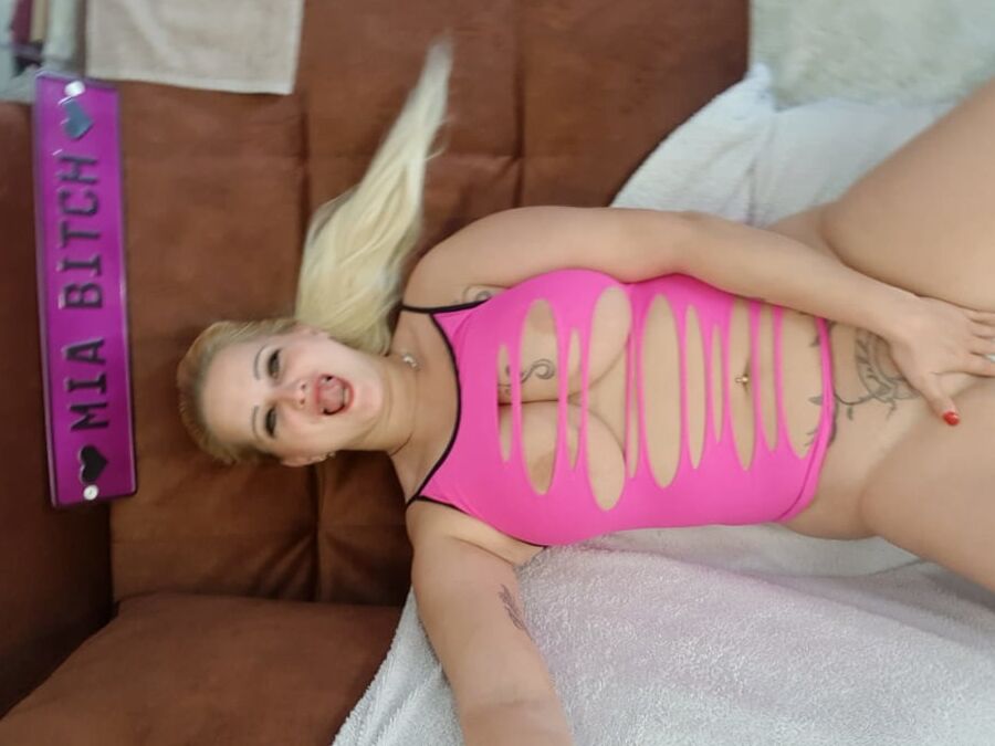 Mia Bitch - I want your cock