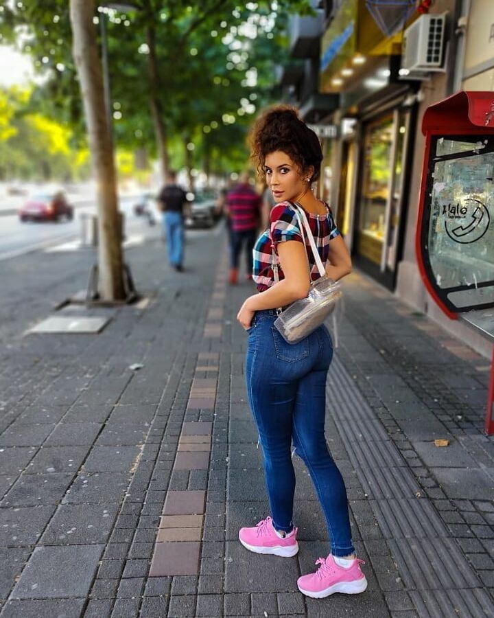 Serbian big ass stupid whore Aleksandra