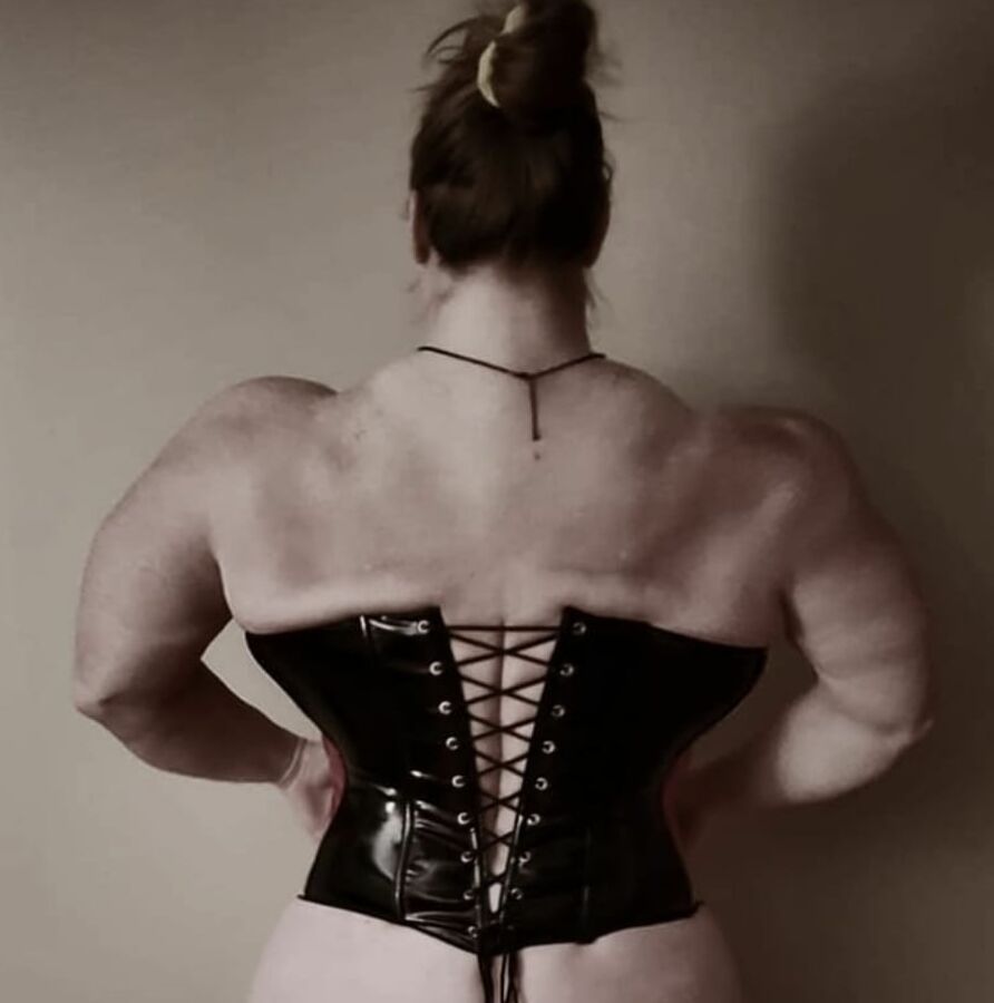 Muscle Babes...