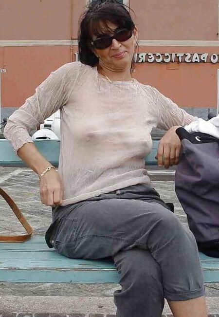 braless saggies