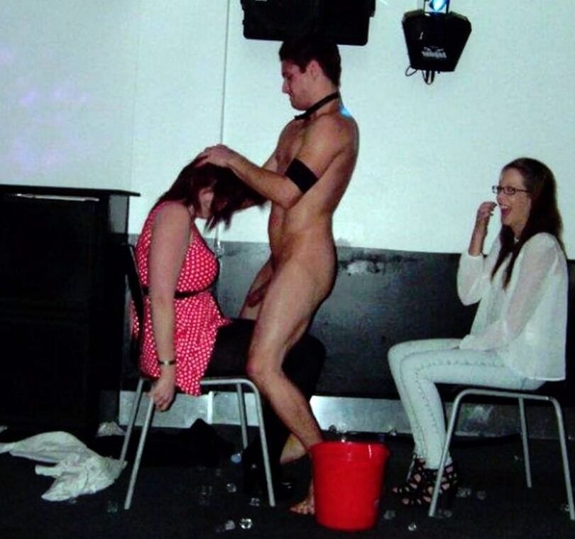 CFNM Male Strippers