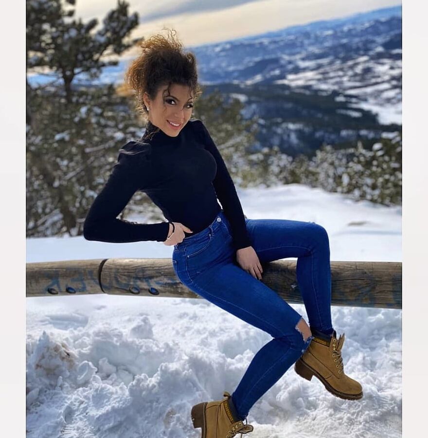 Serbian big ass stupid whore Aleksandra