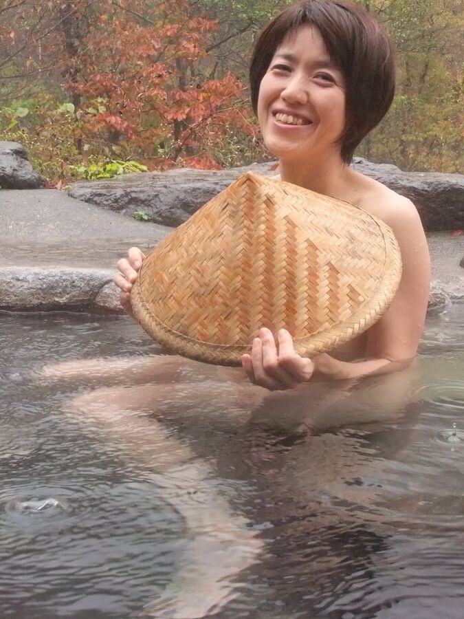 Japanese wife Shizuko outdoor bathing