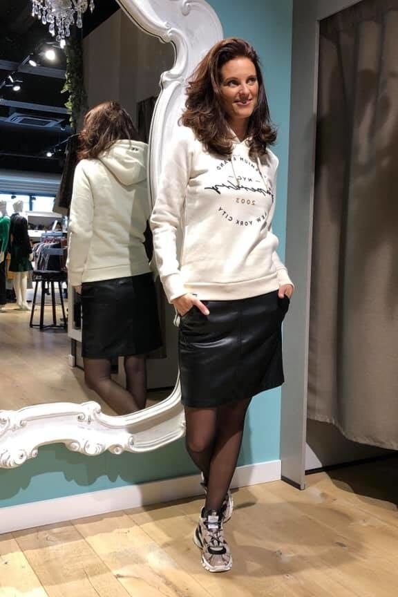 Dutch MILF fashionstore owner in our city
