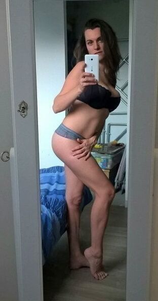 Mes selfis de petite salope sophieexhib