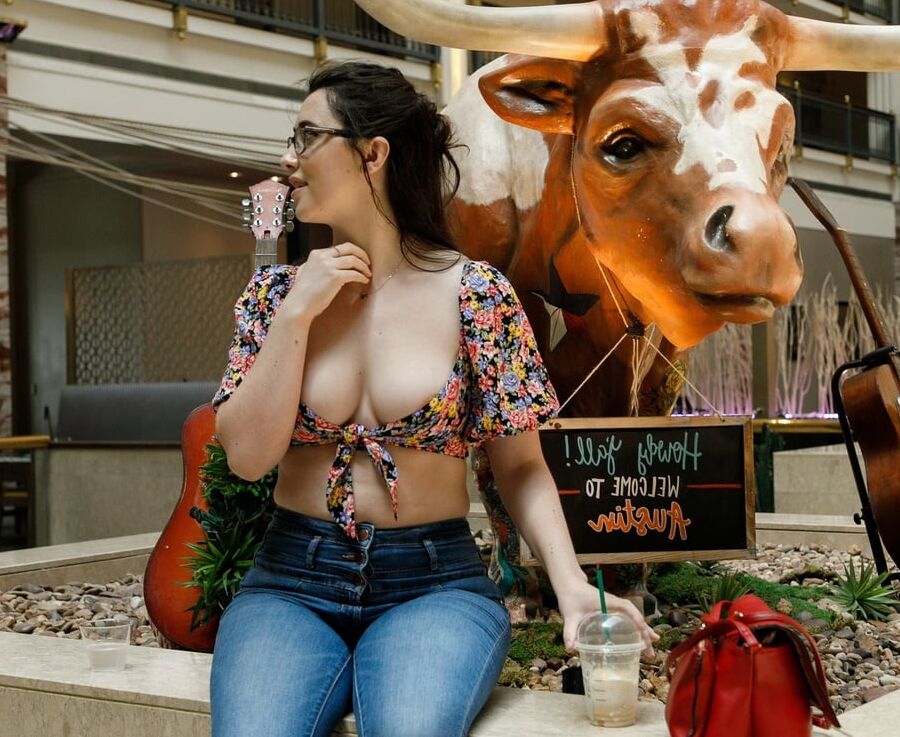 Sexy Babe Ophelia
