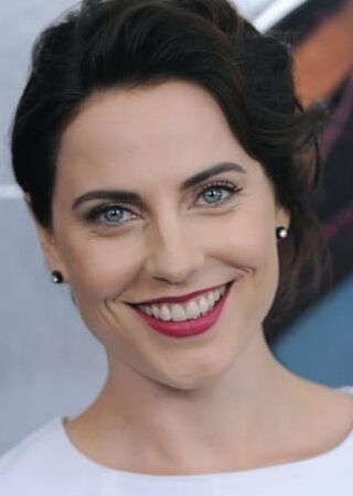 Antje Traue
