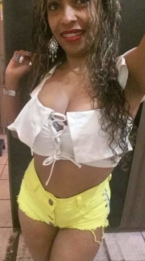 Fatima Rodrigues Morena sensual- insta fatimar
