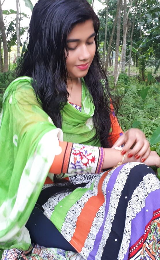 Safeena Boobs