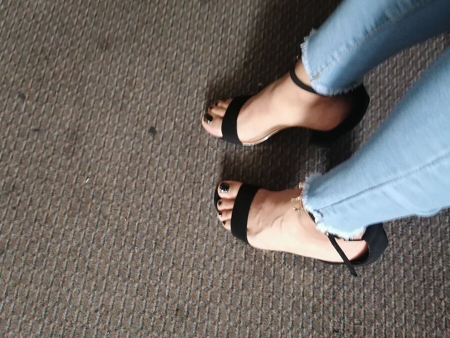 My sexy feet in heels