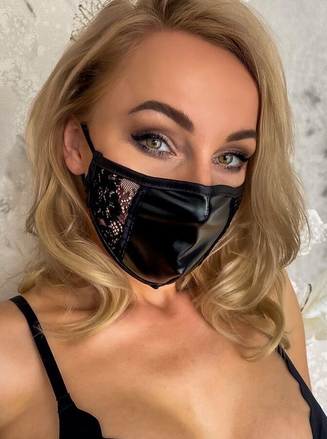 luxurious face mask greek sex shop aisthiseis