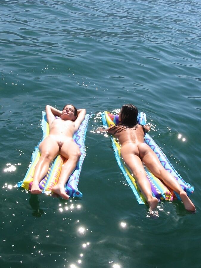 amateur girls on holiday