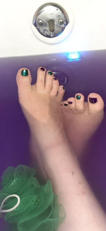 More feet love