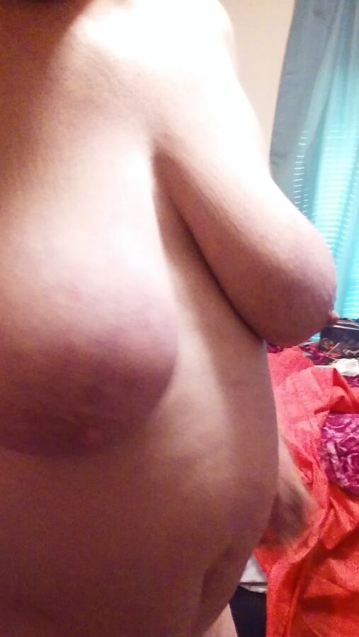 Siobhan showing her body again