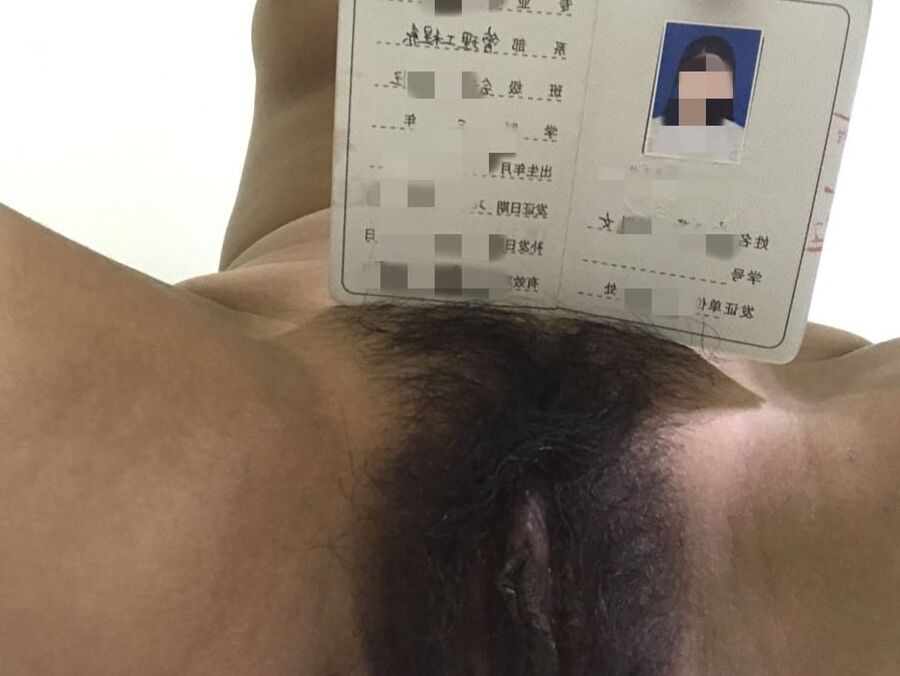 Chinese lascivious girl uses topless loan