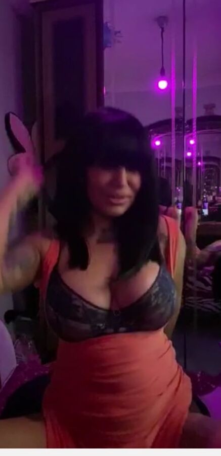 Big bust live facebook romanian