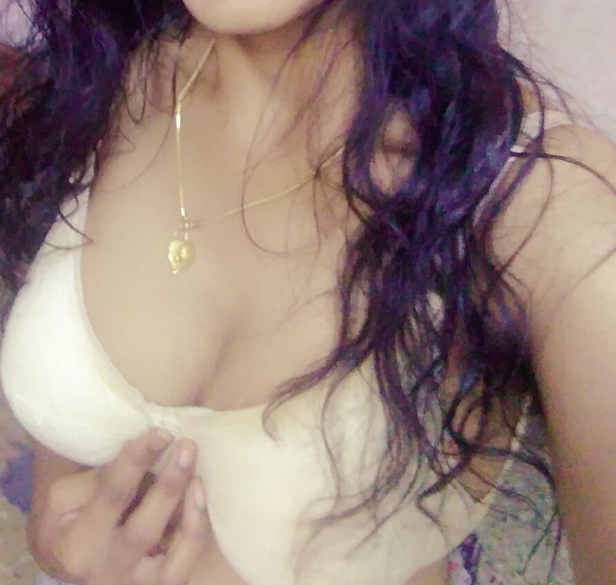 Mallu Aunty Shyla Antony