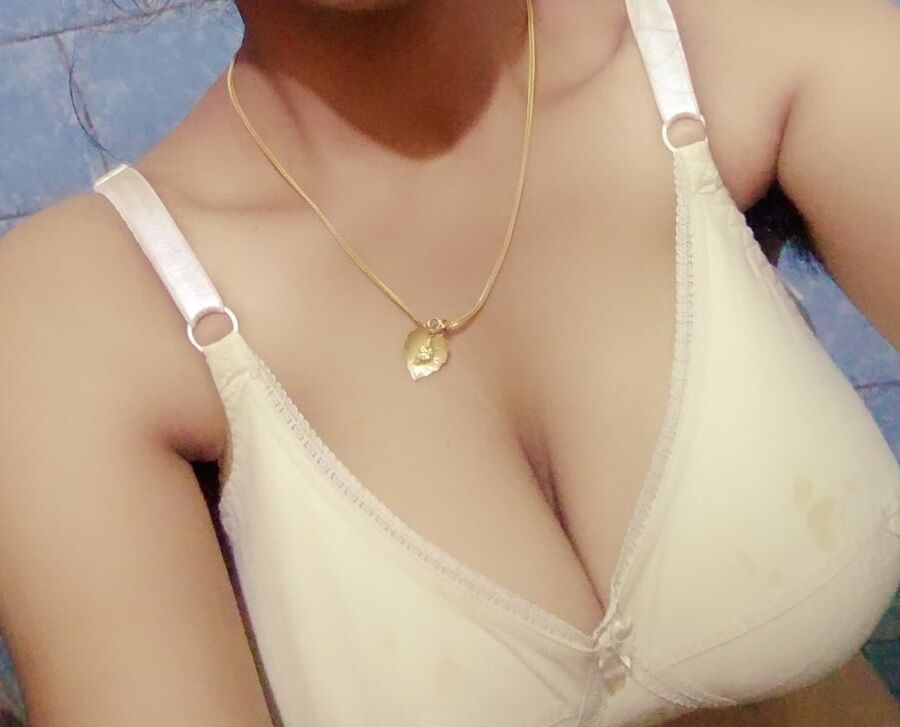 Mallu Aunty Shyla Antony