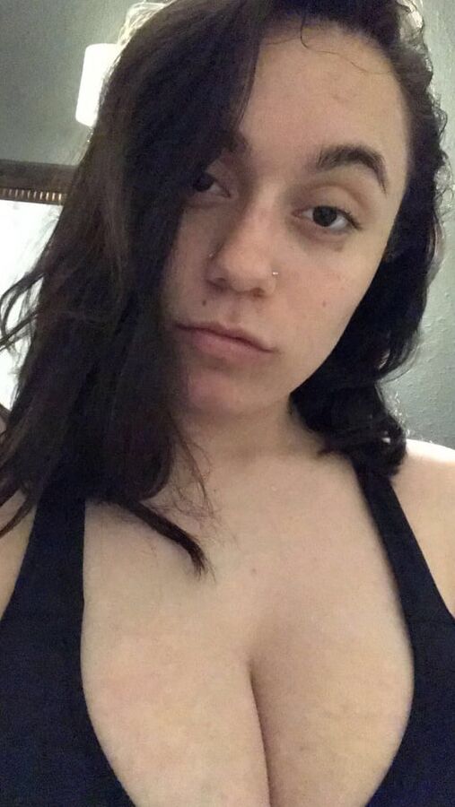 Big Tits Whore Julia Exposed