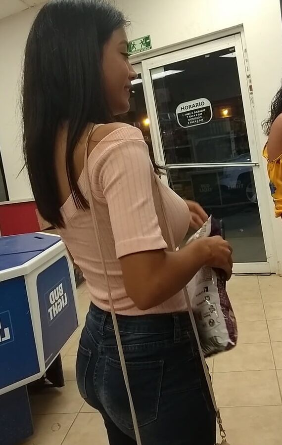 Chava buena en el oxxo