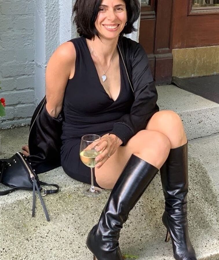 Milfs &amp; Gilfs wearing boots no. (Amy)