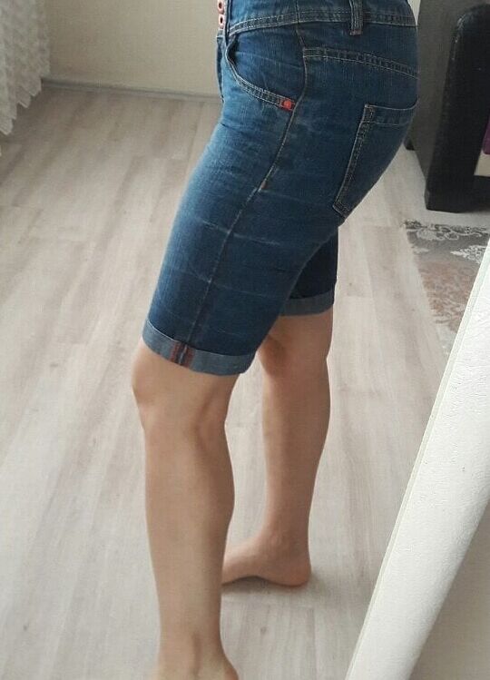 Turkish amateur women displaying her colothes