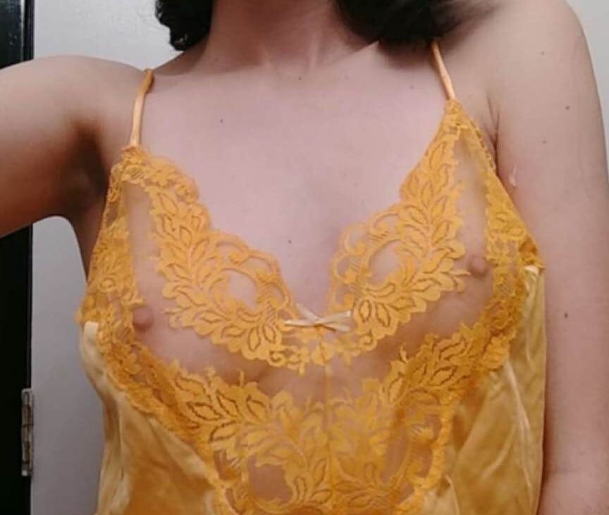 Sexy Maddi shows her amazing tits