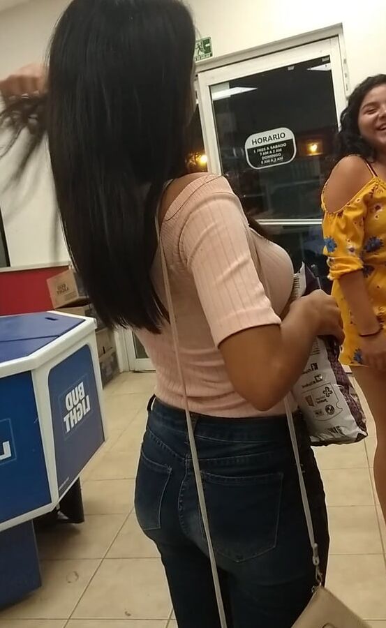 Chava buena en el oxxo