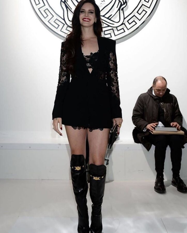 Lana Del Rey Butt CumTarget