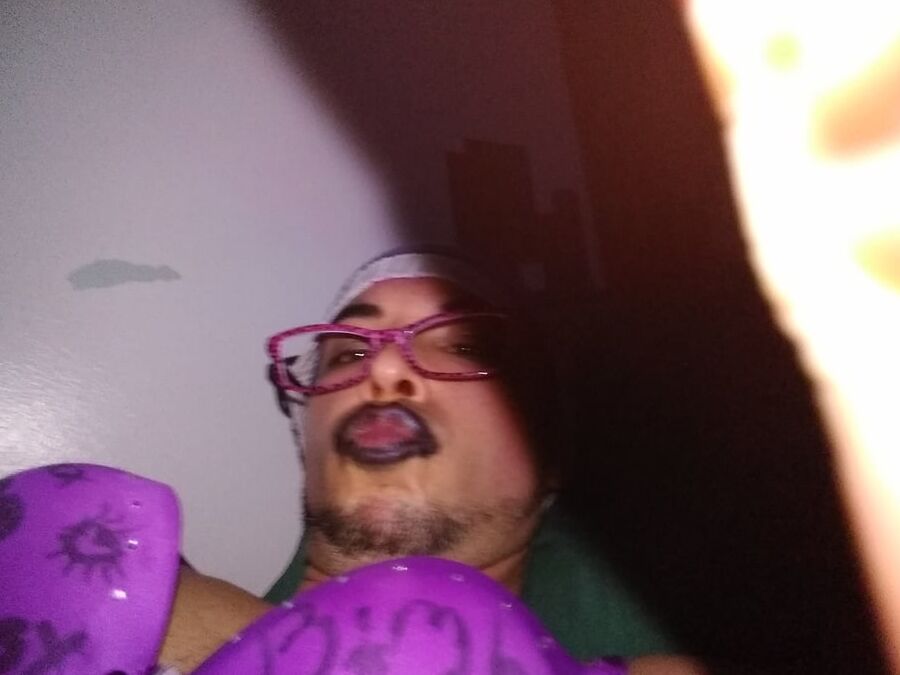 Want really hung BBC cocks for hot gangbang