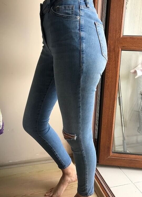 Turkish amateur women displaying her colothes