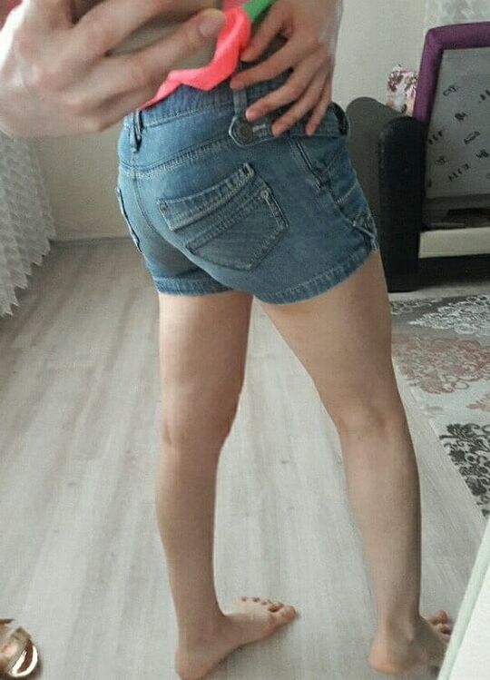 Turkish amateur women displaying her colothes