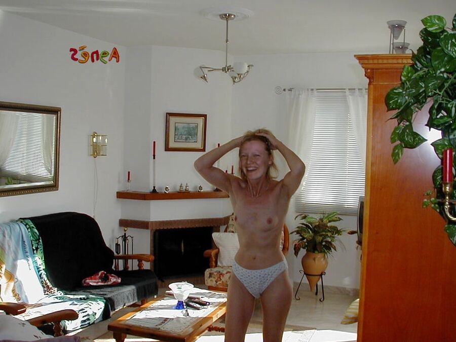 Oops...Posted women exposed