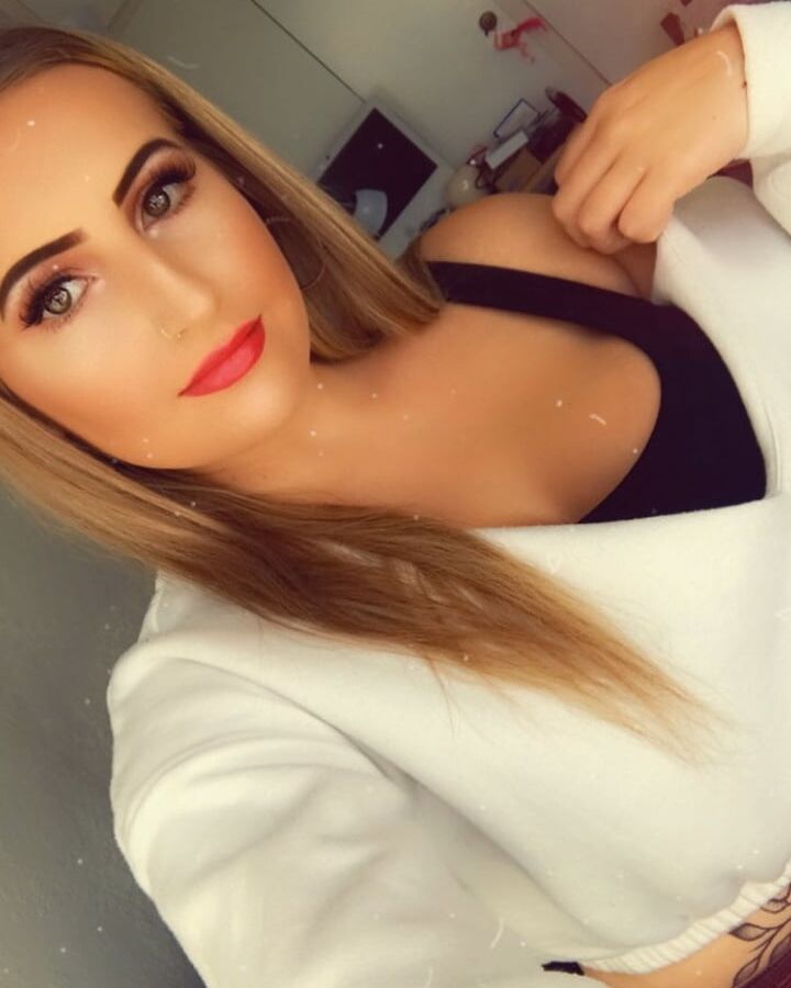 Big tit slag Kelsea