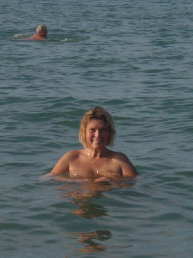 Amateur Image Sez