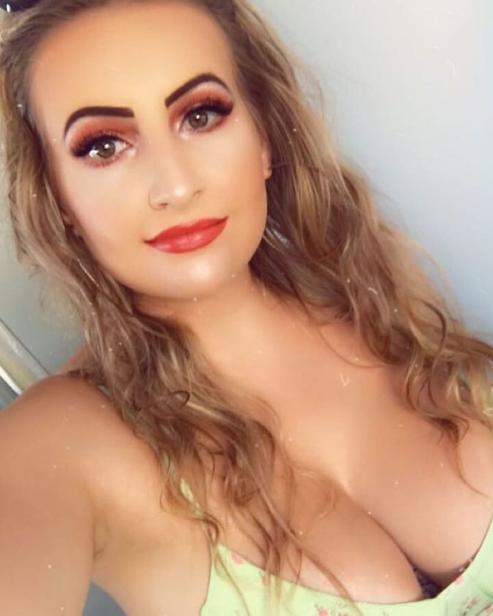 Big tit slag Kelsea