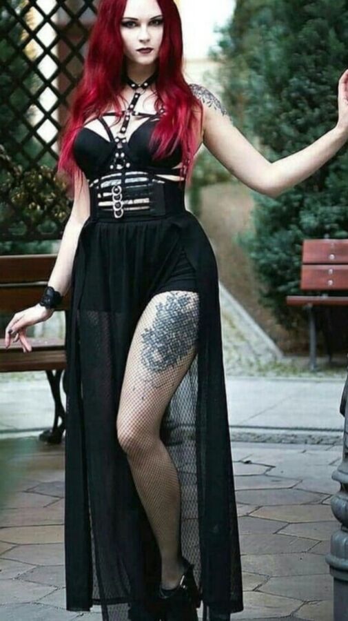 Beautiful dark-dark gothic beauties and love the dark