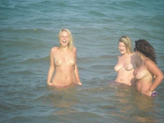 amateur girls on holiday