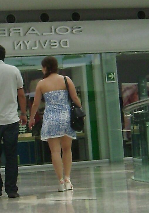 Chavita en la plaza
