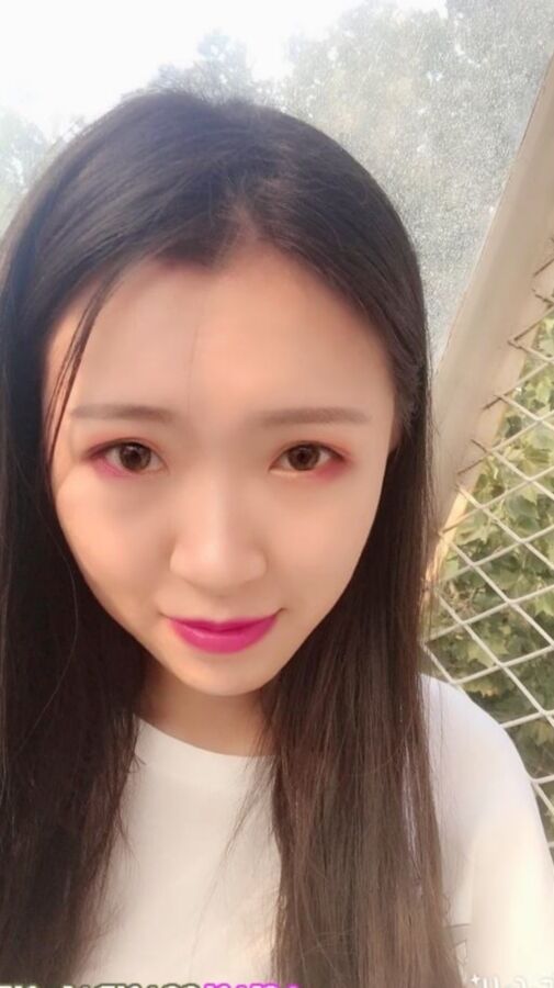 Chinese lascivious girl uses topless loan
